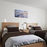 Le Domaine De Legends Bed & Breakfast Wail