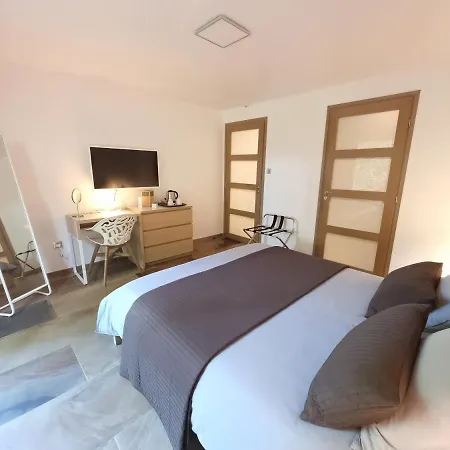 Le Domaine De - Legends Bed & Breakfast Wail