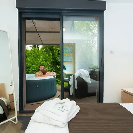 Le Domaine De - Legends לינה וארוחת בוקר Wail