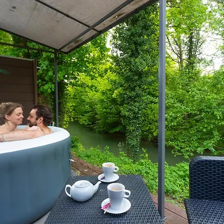 לינה וארוחת בוקר Le Domaine De - Legends Wail