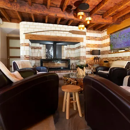 Le Domaine De - Legends Bed & Breakfast