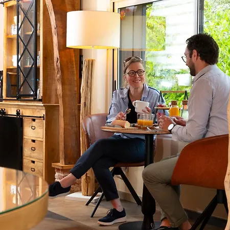 Le Domaine De - Legends Oda ve Kahvaltı 3*