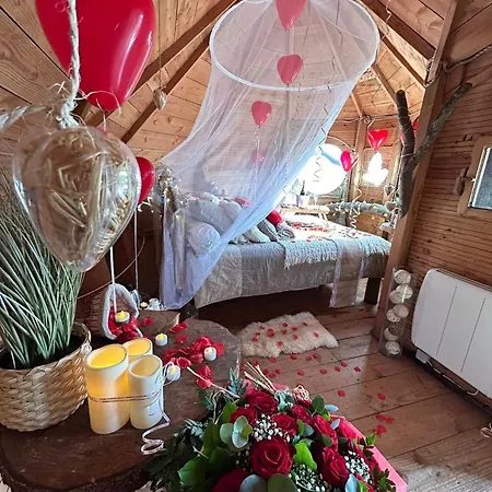 לינה וארוחת בוקר Le Domaine De - Legends 3*