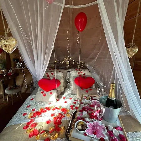 Le Domaine De - Legends לינה וארוחת בוקר Wail