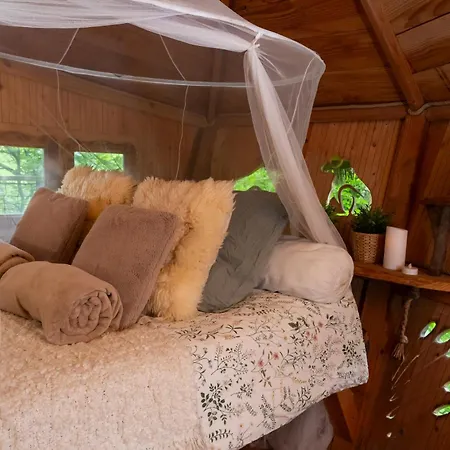 Le Domaine De - Legends Wail