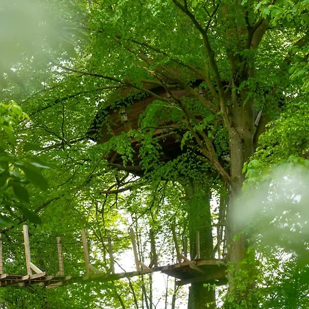 לינה וארוחת בוקר Le Domaine De - Legends