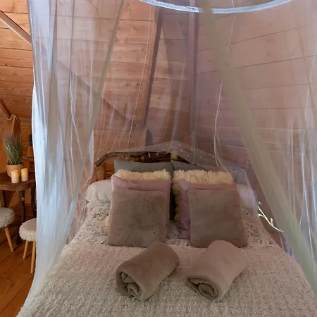 Le Domaine De - Legends Oda ve Kahvaltı 3*