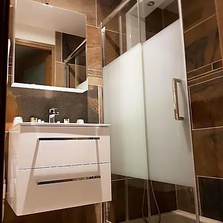 Le Domaine De Legends Resort