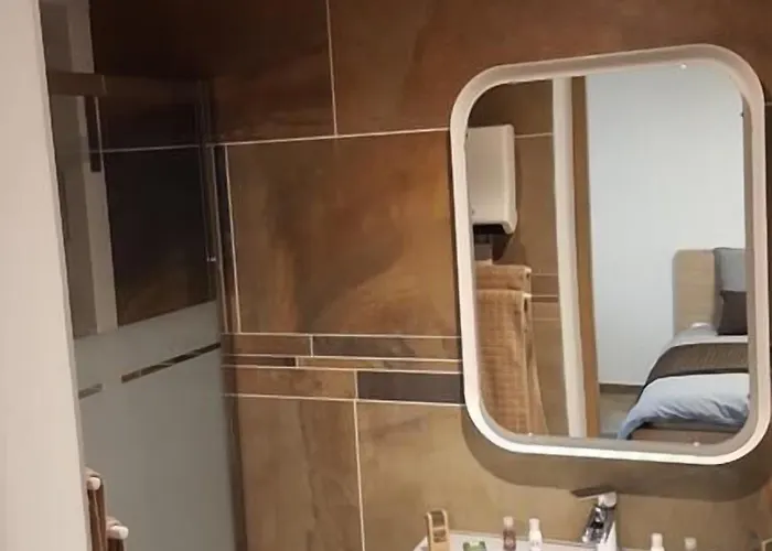 Le Domaine De Legends Bed & Breakfast