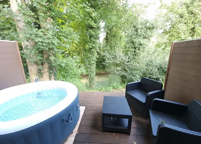 Le Domaine De Legends Bed & Breakfast